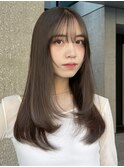 まとまるレイヤーカットと柔らかいくすみベージュ◎