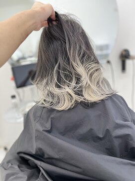 ナナ(NANA) グラデーション/デザインカラー/ホワイト