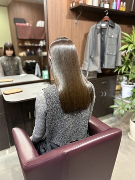 アオイ(Aoi) 髪質改善カラーで作る艶ロング