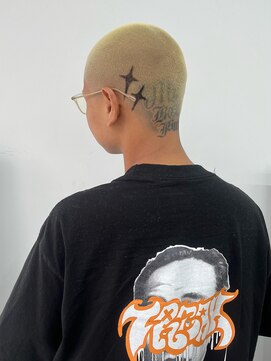 PARKiiiNG 心斎橋　ブリーチ/ダブルカラー/パーマ/メンズ【パーキング】 刈り上げセンターパート