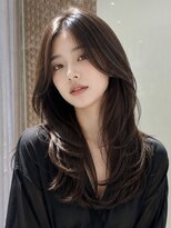 オアシスアヴェダ ザ・ペニンシュラ東京(OASIS AVEDA) セミロング・艶髪レイヤー・顔周りカット・長め前髪日比谷20代