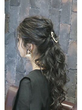ヘアー クリエイト カルバリ(HAIR CREATE Calbari) ゆるふわポニースタイル