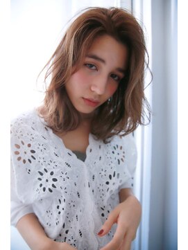 プラグ バイ ネオリーブ(plug by neolive) ラフウェーブミディ♪