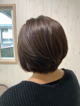 ユーネリー(U-NERY) 前下がりのグラデーションボブ