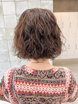 トゥコ(tuco) ボブパーマ　スパイラルパーマ　くるくる　ブラウンヘア