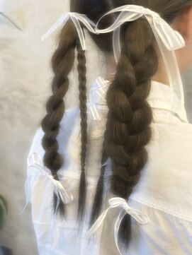 リリアーナ(LILIANA) ヘアアレンジ リボンアレンジ ヘアセット ダウンセット ガーリー