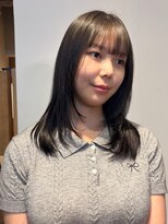 ロティー(loty)&nbsp;ミディアム レイヤーカット オリーブベージュ　透明感 20代30代