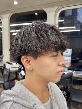 ニコ トウキョウ ロジック(nico TOKYO Logic) 波巻きパーマセンターパートスパイラルパーマツイストパーマ韓国