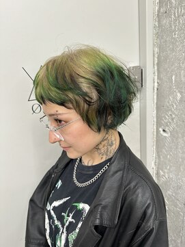 オーン(OOn) ペールベージュとミドリ