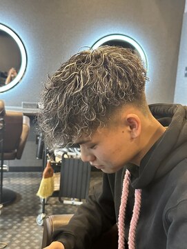 ホワイトメッシュスペインカール