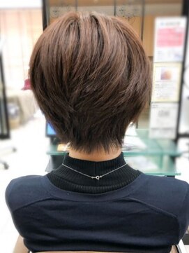 ミーティア バイ クアトロ(Meteor By QUATRO) 大人可愛いハンサムショート