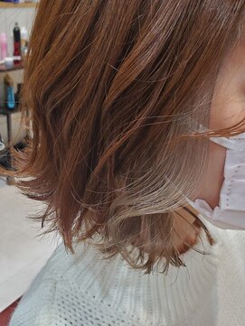 ラッシュ(rush) インナーカラー / ショートボブ / ホワイトシルバー