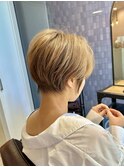 大人可愛い20代30代40代丸みショートボブ/ミルクティーベージュ