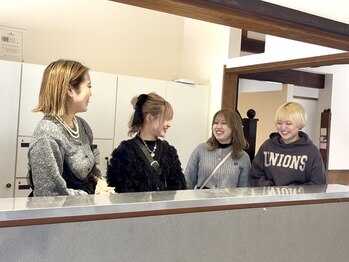 リコ バイ ポノ(Lico by PONO)の写真/トレンドを押さえたオシャレな女性スタイリスト在籍◎気さくで暖かい雰囲気が心地よく、リラックスできる♪