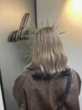 アラ サッポロオオドオリ(ala) 《ala》ベージュ×ブラック裾カラー