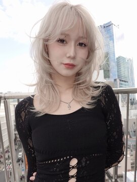 スタニング 渋谷(STUNNING.) ホワイトベージュ/レイヤーカット/ハッシュカット/ブリーチ