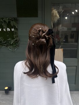 マーシュ(marshu) お呼ばれハーフアップアレンジ