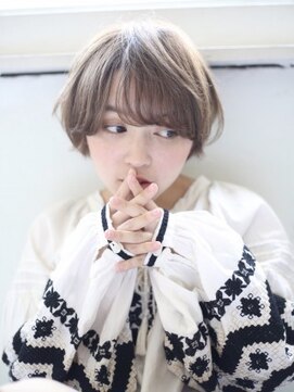 コム(com by neolive) ガーリーマッシュボブ