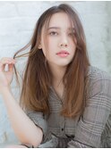 潤うつやつやのセミロングストレート