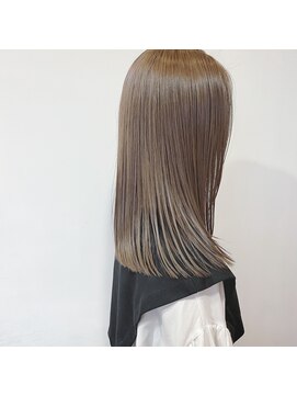 エトワ(ETOWA) 切りっぱなしのミディアムワンレン