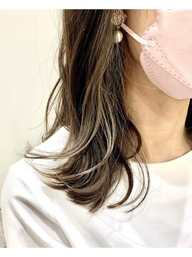 ゼン(ZEEN) グレージュのイヤリングカラー〔ZEEN札幌店〕@20代30代40代50代