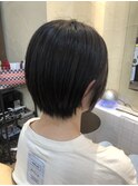 アッシュ系くびれショート耳掛け