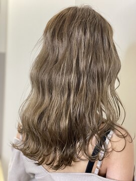 エイト 北千住店(EIGHT) ハイライトを活かしたナチュラルグレージュ