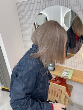 シラフ(SHIRAF) グレージュ