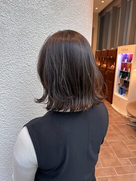 エルサフィロ ヨドヤバシ(el zafiro yodoyabashi) くびレイヤー前髪エモージュ小顔レイヤーカット20代30代40代50代