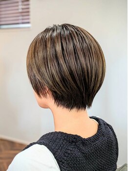 ウィスカーヘアー(whisker hair)の写真/《絶妙なニュアンスで魅力を引き出す》質感・再現性・スタイリングにこだわったショートスタイルをご提案◎