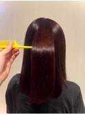 深みのある艶ボルドーカラーが魅力◎大人女性のためのロングヘア