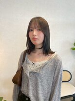 ミア(mia)&nbsp;大人シアーベージュミニウルフボブミディアムレイヤー