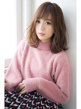 ライリー(riley) rileyワンカール外はねミディアムベージュカラー