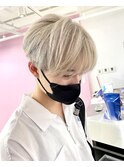 マッシュ/刈上げ/ツーブロック/ホワイトベージュ/韓国/外国人風
