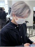 ホワイトグレージュ刈り上げセンターパートメンズケアブリーチ