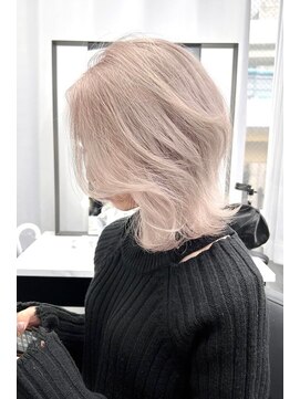 スライバイリアオオサカ(Sly By Ria OSAKA) ホワイトミルクティーベージュ【韓国ヘア 大阪 梅田】