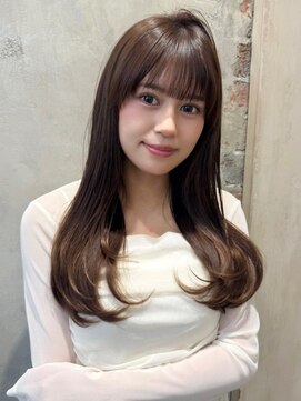 アフロート トウキョウ(AFLOAT TOKYO) くびれレイヤー×顔まわりカット|透明感カラーで柔らかく