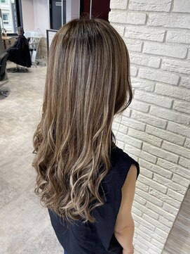 リーオオサカ(Lee Osaka) ハイライトカラー×東芽生