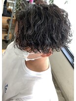 リヴ オオサカ(LIV OSAKA)&nbsp;センターパート　波巻きスパイラルパーマ　刈り上げツーブロック