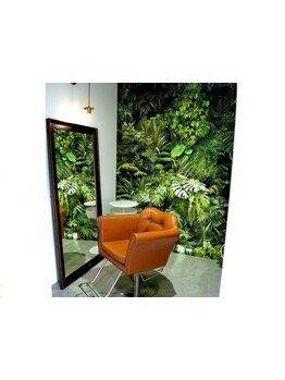 1席1席が個室になっているのでゆったりと過ごせ人目を気にせず施術が受けられる♪新しい自分に会える場所☆