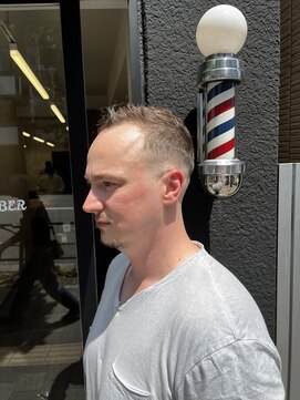 ダンブライズバーバー(DAN BRISE) スキンフェード