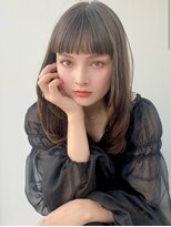 17前髪ありワイドバングフェイスレイヤーミディグレージュ30代
