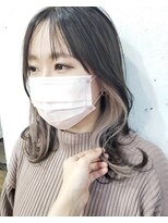 ピフデザイン(pifdesign) ホワイトミルクティーのイヤリングカラー