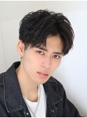 大人の色気漂う 強めニュアンスパーマ 刈り上げセンターパート