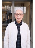 グレイヘアのショートスタイル
