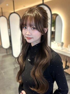 アイドットプラス 表参道(i.+omotesando) ウェーブヘア×ニュアンスカラーで魅せる柔らかさ