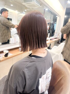 ネオリーブ チロル 横浜西口店(Neolive CiroL.) 切りっぱなしボブラベンダーベージュ外ハネスタイル【横浜】k