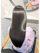 極上の髪質改善(縮毛矯正)で憧れの美髪ツヤ髪に。最高品質のストレートとトリートメントで毎日楽に美髪を◎