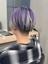 ギークス(GEEKS)&nbsp;【GEEKS渋谷】刈り上げショート/デザインブリーチ/冬カラー/小顔