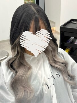 ラピステン 福岡天神 大名店(Lapis) 10代・20代/インナー/ブラック×ホワイト/暗髪でもエクステで◎